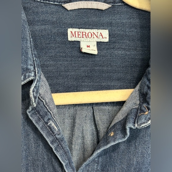 Merona Blue Denim Long Sleeve Button-Down Shirt – Size M - Picture 4 of 4